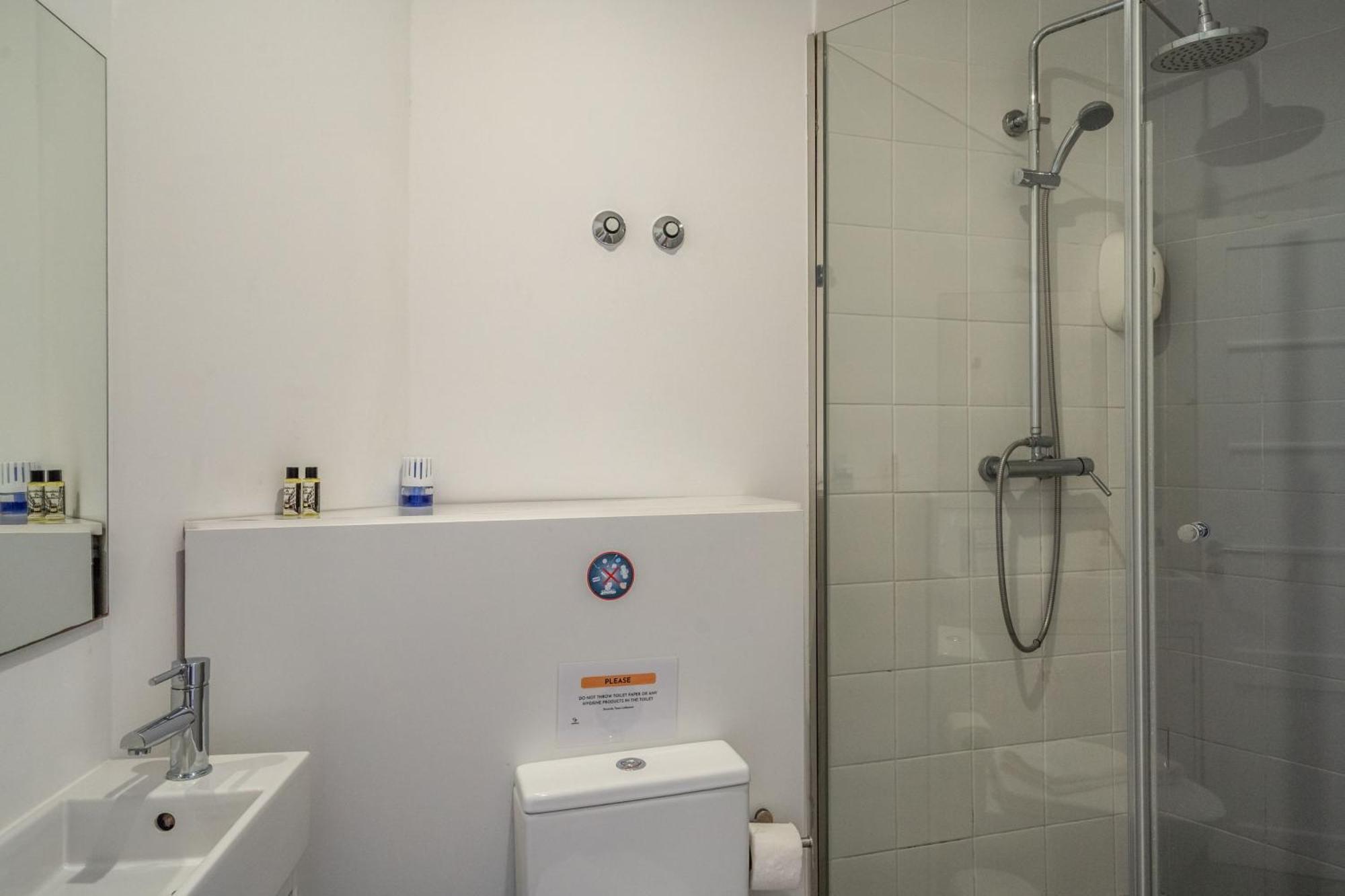 Cozy Avenida Guesthouse Лиссабон Экстерьер фото