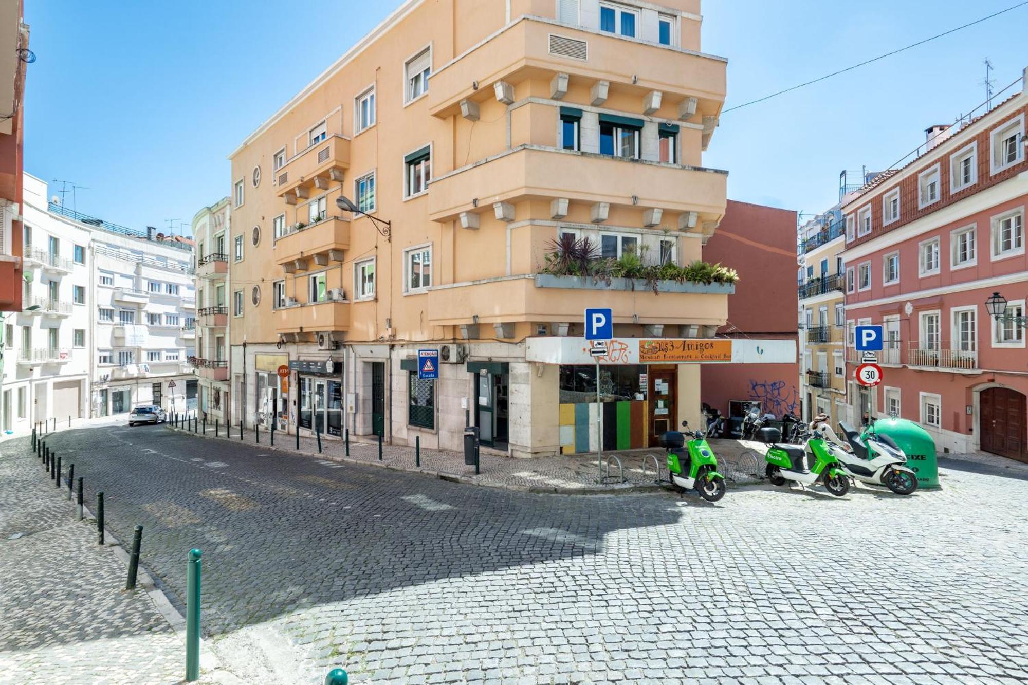 Cozy Avenida Guesthouse Лиссабон Экстерьер фото
